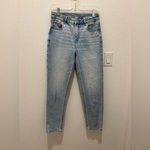 American Eagle Outfitters Light Blue Strigid Leg Mom Jeans Size 4 Regular